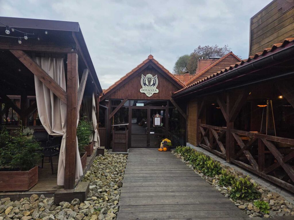 Restauracja Bonanza i jesień na Dzikim Zachodzie